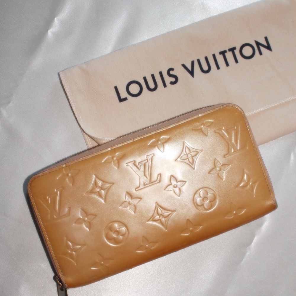 Louis Vuitton Vernis Zippy Wallet